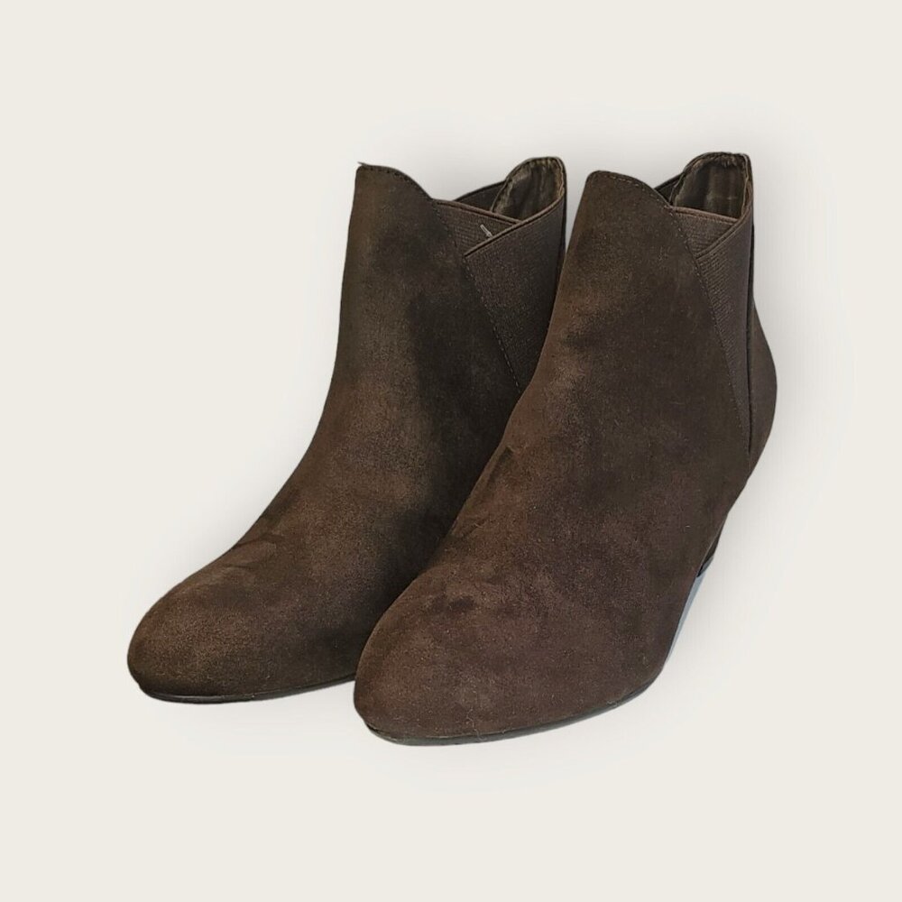 New Directions Women's Tarby Faux Suede Wedge Brown Bootie  Size 8.5